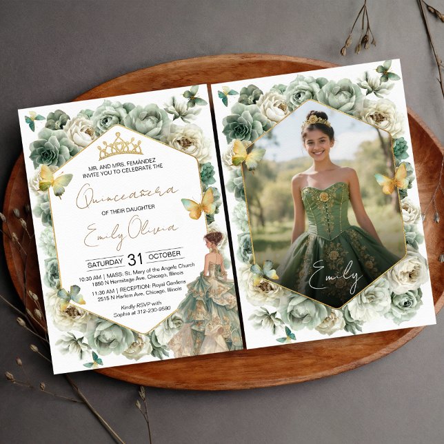 Sage Green Floral Butterfly Photo Quinceañera Einladung (Von Creator hochgeladen)