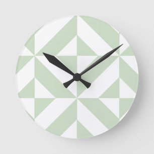 Sage Green Geometric Deco Cube Pattern Runde Wanduhr