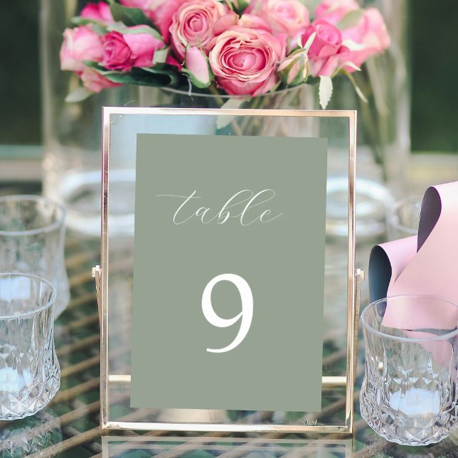 Sage Green Kalligraphie elegante Tischnummer (Von Creator hochgeladen)