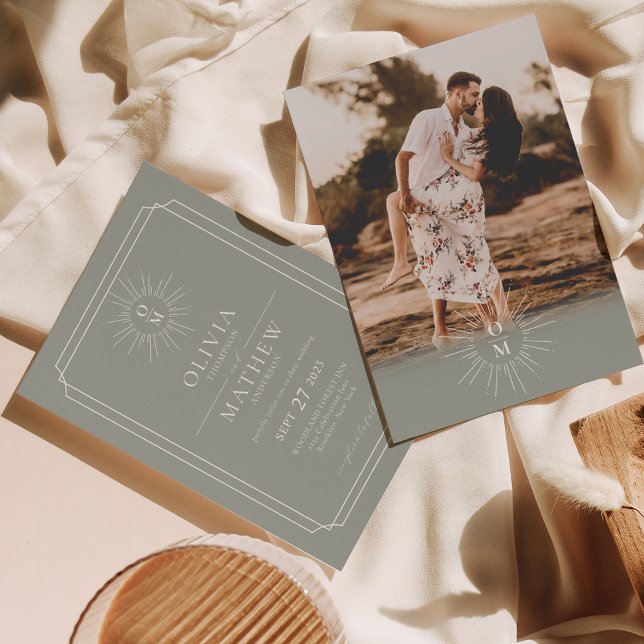 Sage Green Mid Century 70er Monogram Foto Wedding Einladung (Von Creator hochgeladen)