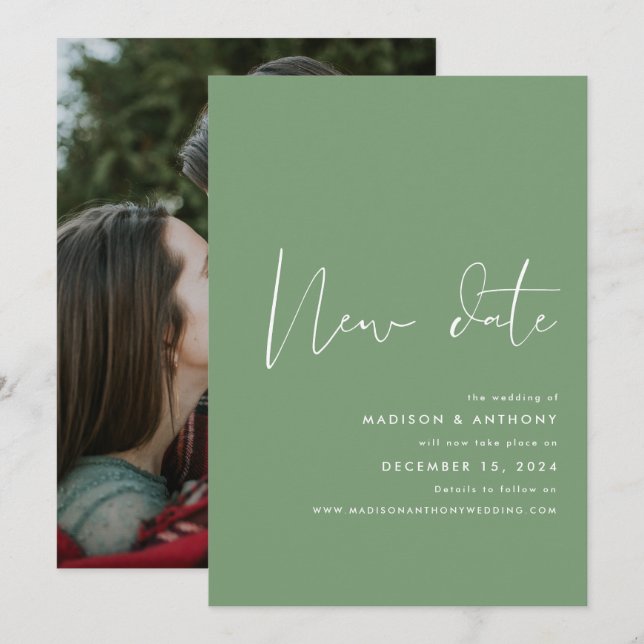 Sage Green Minimalistisch Foto New Date Wedding Ankündigung (Vorne/Hinten)