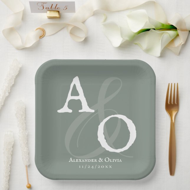 Sage Green Minimalistisch Monogram Wedding Pappteller (Hochzeit)