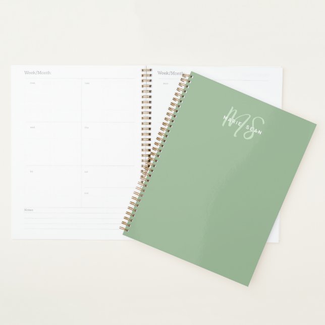 Sage Green Minimalistisch Simple Two Monogram Planer (Anzeige)