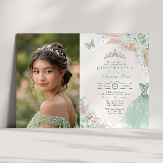 Sage Green Silver Quinceañera 15. Geburtstag Foto Einladung (Von Creator hochgeladen)