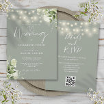 Sage Green String Lights Floral QR Code Hochzeit Einladung<br><div class="desc">Diese elegante Weiß-Hochzeitseinladung mit hübschen Streichellichtern und Blumengrün kann mit Ihren Informationen in schicker Typografie personalisiert werden,  mit Ihren Angaben zur Hochzeitswebsite und Ihrem QR-Code auf der Rückseite. Entwickelt von Thisisnotme©</div>