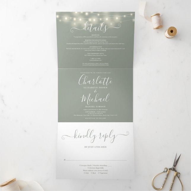 Sage Green String Lights Script Monogram Wedding Dreifach Gefaltete Einladung (Innenseite)