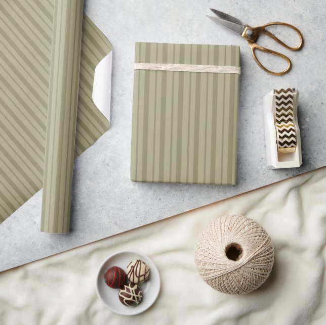 Sage Green Stripe Simple Pinstripe Modern Country Geschenkpapier (Kunsthandwerk)