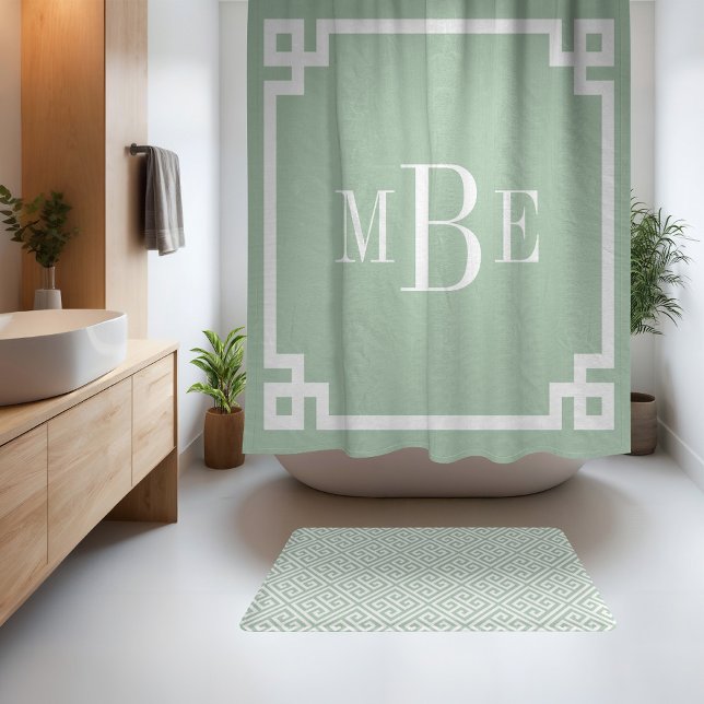 Sage Green und White Griechisch Key | MIT MONOGRAM Duschvorhang (Von Creator hochgeladen)