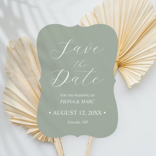 Sage grüne kalligraphische Hochzeit speichern Sie  Einladung (Von Creator hochgeladen)