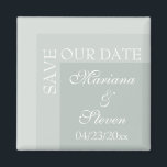 Sage Simple Modern Chic Script Wedding Magnet<br><div class="desc">Einfach moderner,  schicke Hochzeitsmagnet 'RETT OUR DATE' für Braut,  die ihre Zeremonien in der Moderne bewundern. Alles Set auf modernem weißem Schriftart mit Initialen auf der Seite.</div>