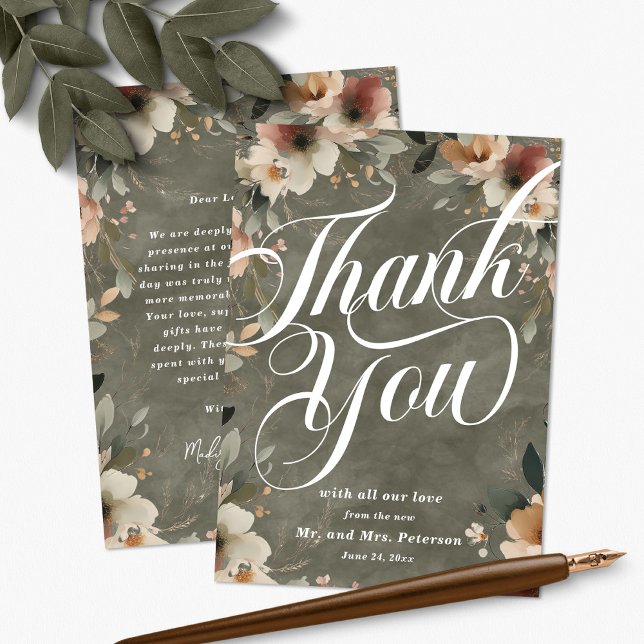 Sage Whisper Cotattecore Floral und Script Hochzei Dankeskarte (Gracefully thank your guests with our custom 'Thank You' cards, detailed in romantic script.)