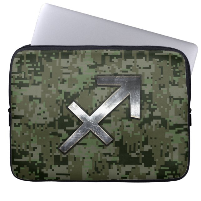 Sagittarius Zodiac Sign auf Woodland Camouflage Laptopschutzhülle (Vorderseite)