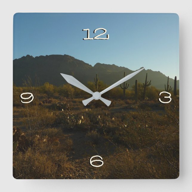 Saguaro Sunrise in Saguaro Nationalpark Quadratische Wanduhr (Vorderseite)