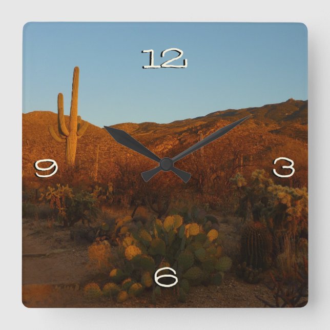 Saguaro Sunset I Arizona Wüste Landschaft Quadratische Wanduhr (Vorderseite)