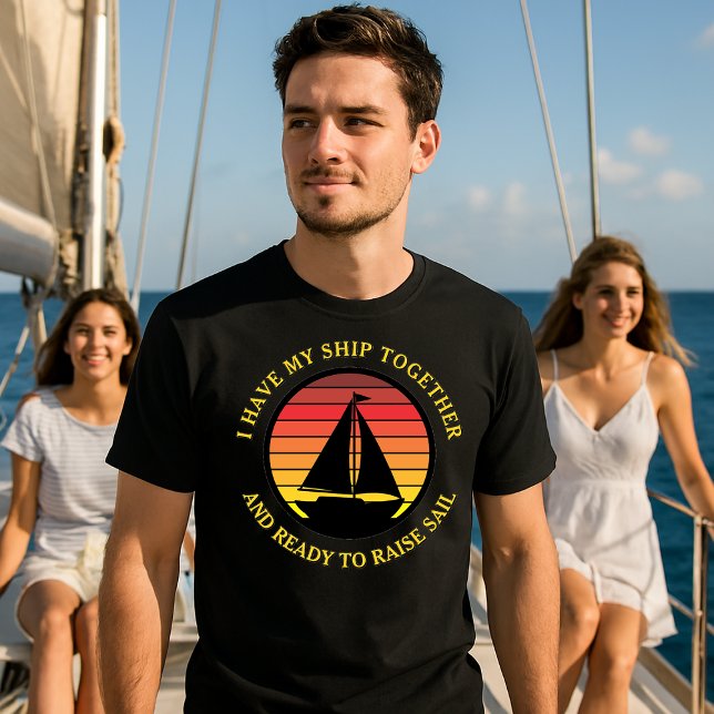 Sailboat & Retro Sunset Sailing Template T-Shirt (Von Creator hochgeladen)