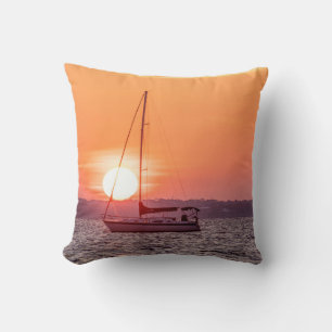 Sailboat Sunrise Kissen