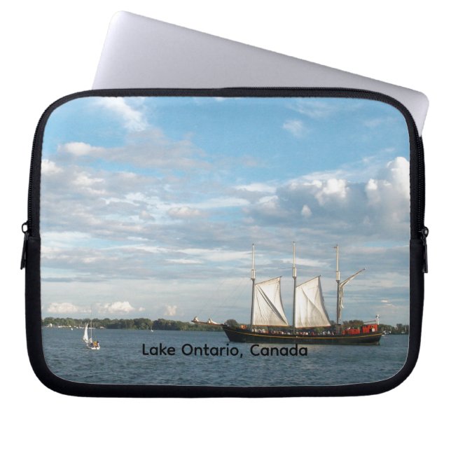 Sailing on Lake Ontario Laptop Sleeve (Vorderseite)