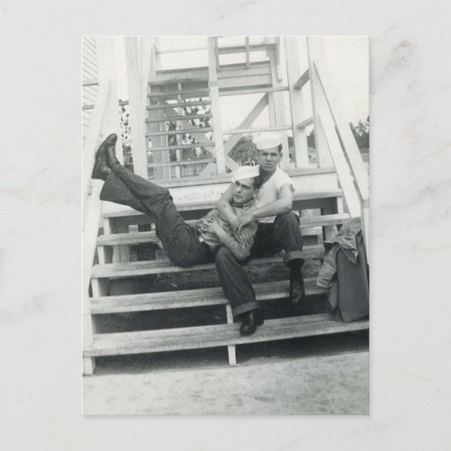 Sailor Embrace Postkarte (Vorderseite)