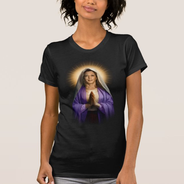 Saint Kamala Harris Gebet Candle T-Shirt (Vorderseite)