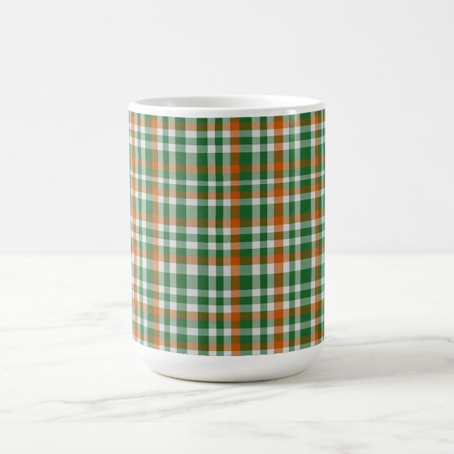 Saint Patrick's Day Irland Flaggenfarbener Gingham Kaffeetasse (Mittel)