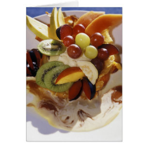 Salade de fruits avec de la glace.