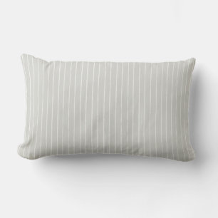 Salbeigraue Creme-Streifen Minimalistisches Muster Lendenkissen