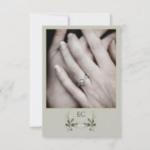 SalbeiGrün Olivenzweig Monogramm Foto Hochzeit RSVP Karte