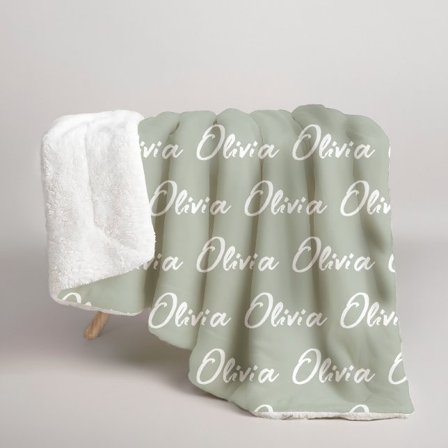 Salbeigrüne Sherpa-Decke nach Maß für Mama oder Om Sherpadecke (Custom name minimalist sage green blanket gift for mom, grandma, aunt, newlyweds, newborn, baby gift)