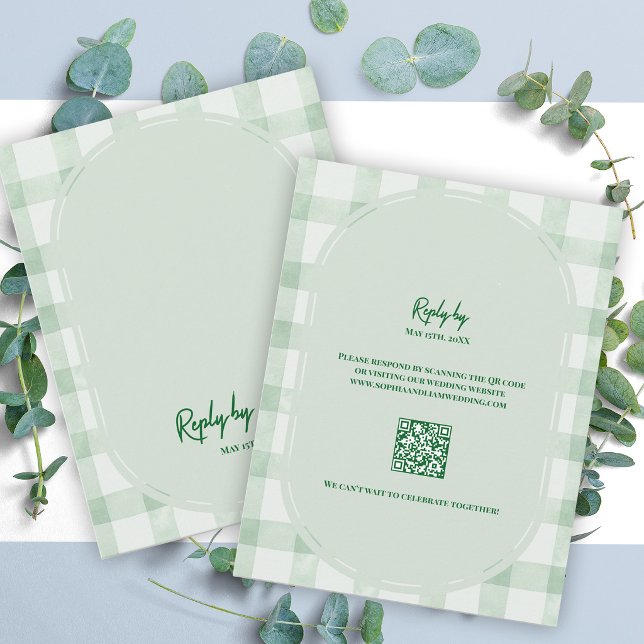 Salbeigrünes Gingham-QR-Code-Hochzeit RSVP Karte (Sage Green Gingham QR Code RSVP Card | Garden Party Wedding Response Card)