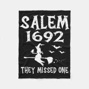 Salem 1692 fehlte ein Halloween-Design Fleecedecke