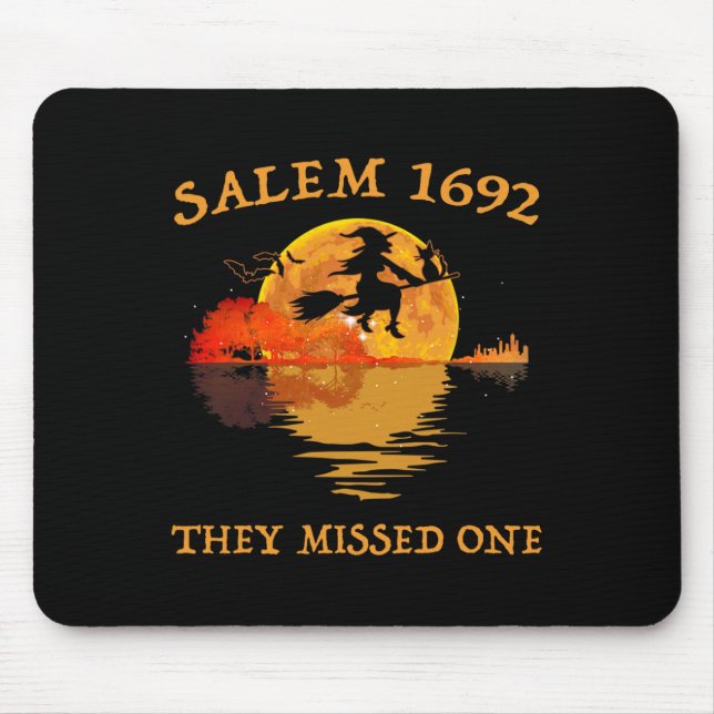 Salem 1692 verpasste eine Hexenmeistersaal Mousepad (Vorne)