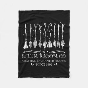 Salem Broom Company für einen Halloween-Fan Fleecedecke