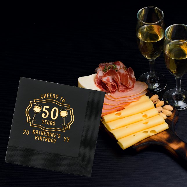 Salles de vin à 50 ans Anniversaire Nom ("Cheers to 50 Years" wine Glasses 50th Birthday with Name and Year Stamped Foil Napkins)