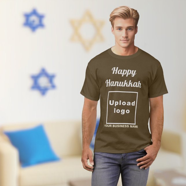 Salutation Hanoukka d'affaires sur T-shirt Brown (Hanukkah greeting, business name and logo on brown t-shirt)