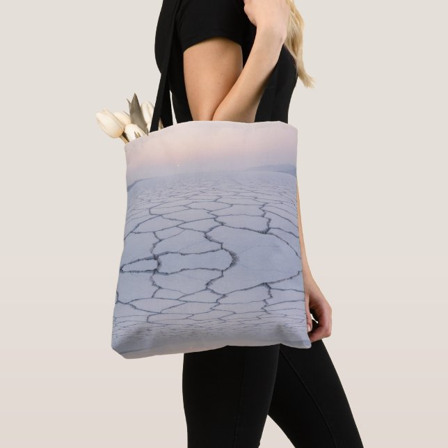 Salzlatten bei Morgendämmerung: Ätherische Minimal Tasche (Von Nahem)
