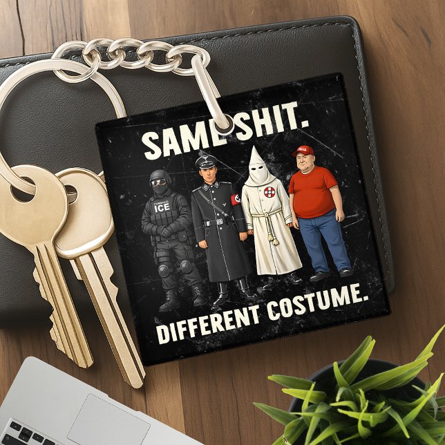 Same Different Costume (Créateur téléchargé)