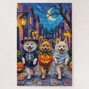 Samojeden-Hunde beim Trick-or-Treat an Halloween-K
