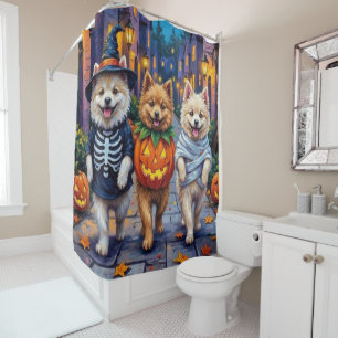Samojeden-Hunde beim Trick-or-Treat in Halloween-K Duschvorhang