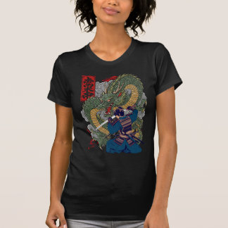 Samurai Warrior Facing Fierce Dragon japanische Ku T-Shirt