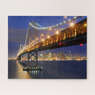 San Francisco Skyline und Bay Bridge bei Nacht