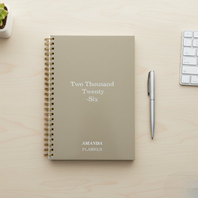 Sand Beige Planner with Spelled-out Year Planer (Von Creator hochgeladen)