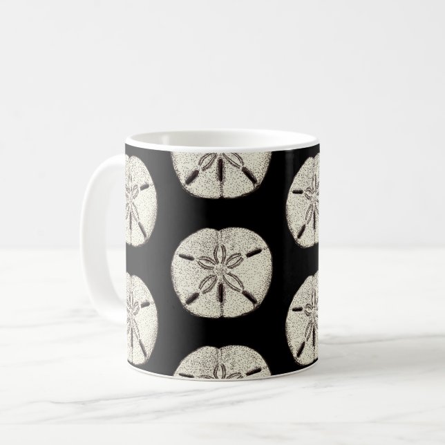 Sand Dollar auf schwarz Kaffeetasse (Vorderseite Links)