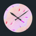 Sand Dollar Beach Pink Lila Ombre Art Abstrakt Runde Wanduhr<br><div class="desc">Entworfen mit dem Bild von Sand-Dollar-Muster in buntem,  künstlerischen Hintergrund,  ist dies perfekt für Strand-Haus-Dekoration oder Weihnachten,  Urlaub Geschenke!</div>