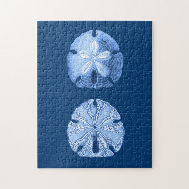 Sand Dollar Sea Life Print, Indigoblau und Weiß (Vertikal)