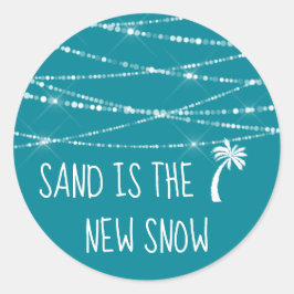 Sand ist der tropische Palmenbaum des neuen Schnee Runder Aufkleber