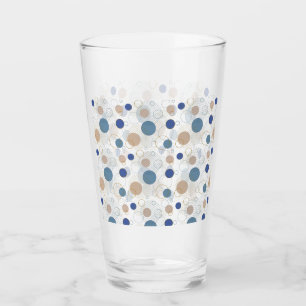 Sand und blaue Strandfarbpunkte Glas