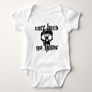 Sandbahn laufendes Nascar Baby Strampler