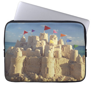Sandcastle auf Strand Laptopschutzhülle