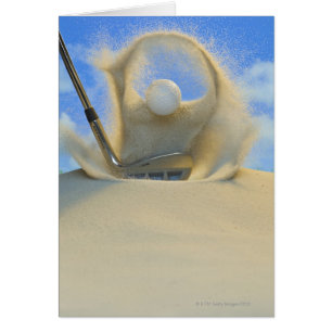 Sandeisen, das einen Golfball aus einem Sand 2