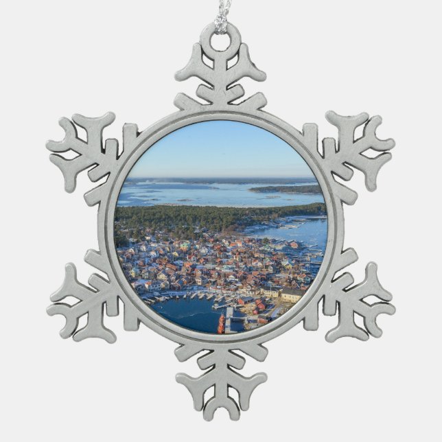 Sandhamn, Stockholm-Archipel, Schweden Schneeflocken Zinn-Ornament (Vorderseite)